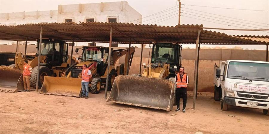 الوادي الجديد: إنشاء وحدة معدات ثقيلة بالداخلة ودعم الفرافرة بثلاث معدات