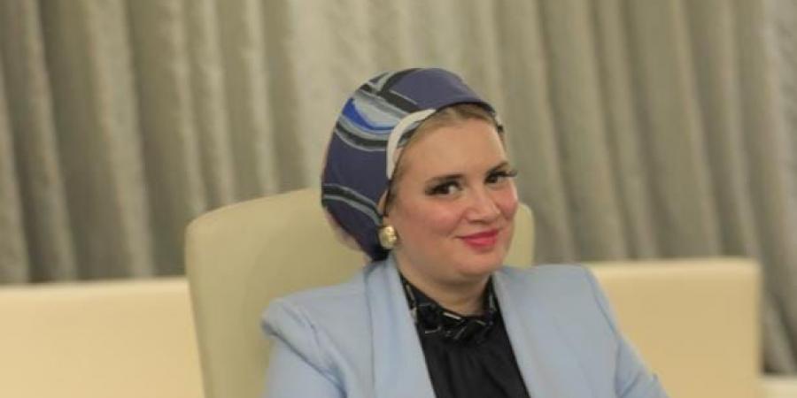 جدل واسع بعد قرار حظر سفر السيدات لبعض المهن بالخارج