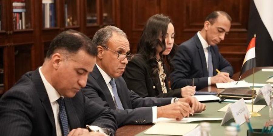 وزير الخارجية يلتقي سكرتير مجلس الأمن القومي الروسي