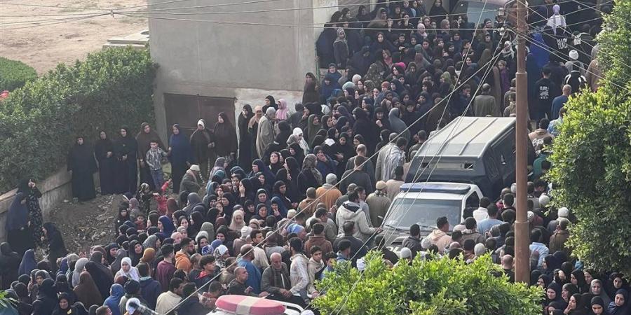 تشييع جنازة 9 أشخاص من قرية طنوب ضحايا حادث المنوفية | صور