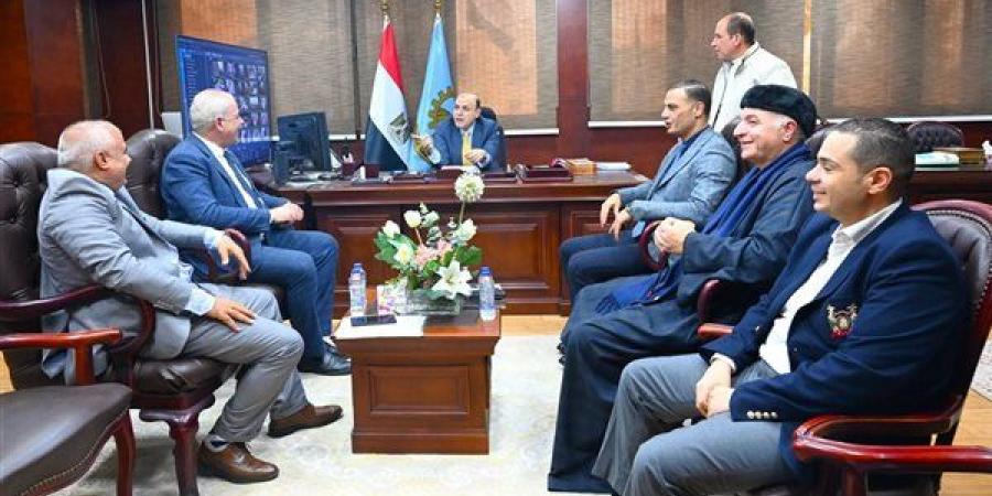 محافظ الغربية يستقبل أعضاء النواب والشيوخ لبحث مشكلات دوائرهم