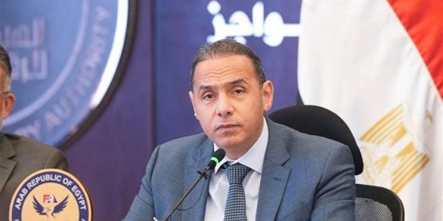 رئيس الرقابة المالية يوجّه بسرعة صرف التعويضات لأسر ضحايا ومصابي حادث المنوفية