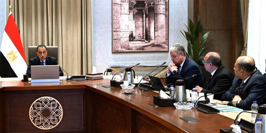 مدبولى يستعرض آليات العمل في المرحلتين الثانية والثالثة من "حياة كريمة"