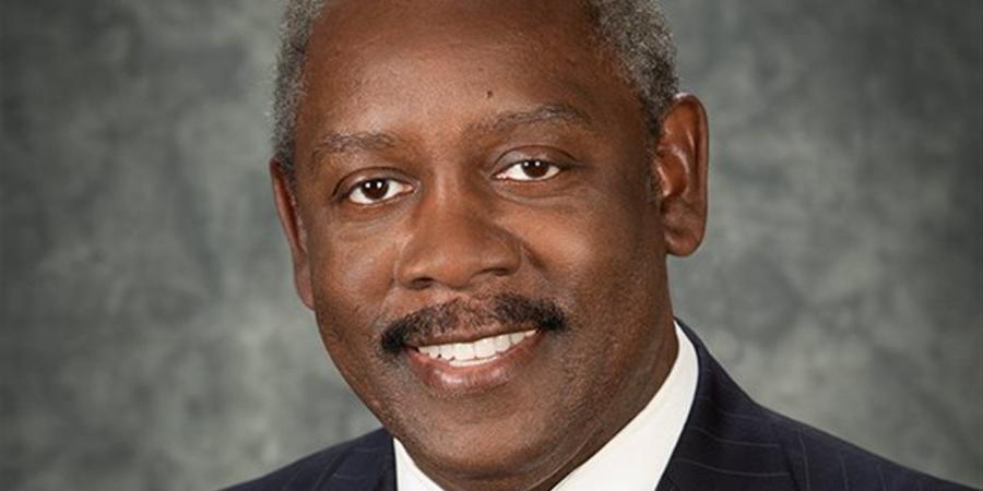 تغيير في حملة جيري ديمينجز يعيد ترتيب السباق على منصب حاكم فلوريدا