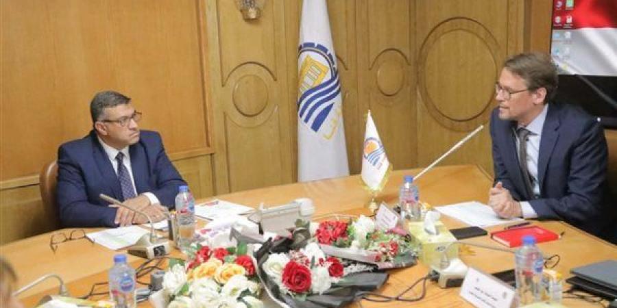 وفد سويسري يزور قنا لمناقشة مستجدات مشروع التنمية الحضرية