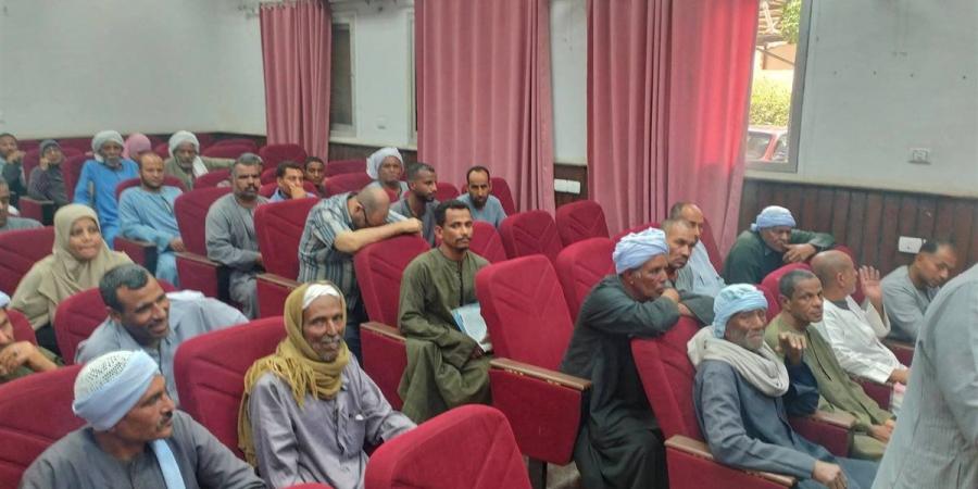 مجلس محلى قوص بحث 77 طلب وشكوي خلال اللقاء المفتوح