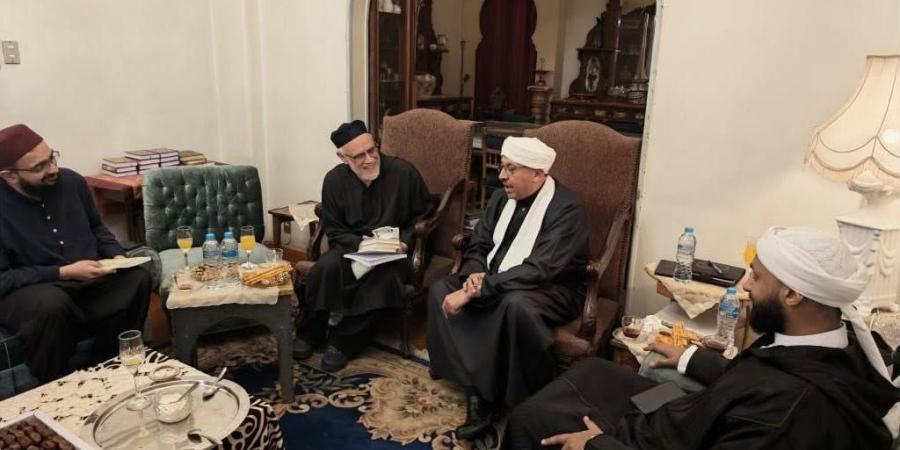 وفد علمى صوفى بريطانى يزور الطريقة الميرغنية بالقاهرة ( صور)