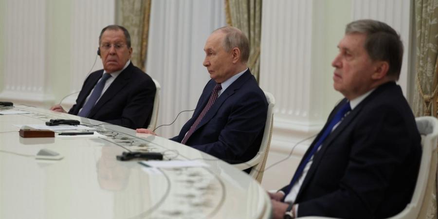 سلمها وزير الخارجية.. رسالة خطية من الرئيس السيسي إلى الرئيس الروسي