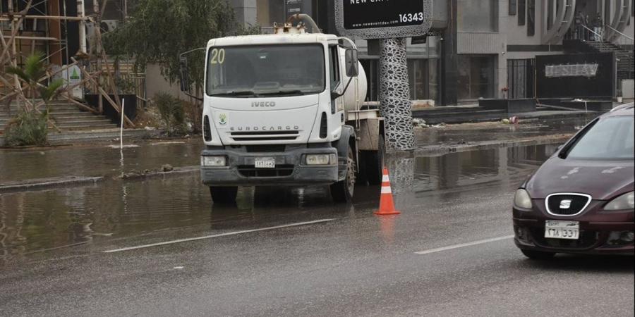 رئيس جهاز لقاهرة الجديدة: سرعة التعامل مع مياه الأمطار ساهمت بانسيابية المرور