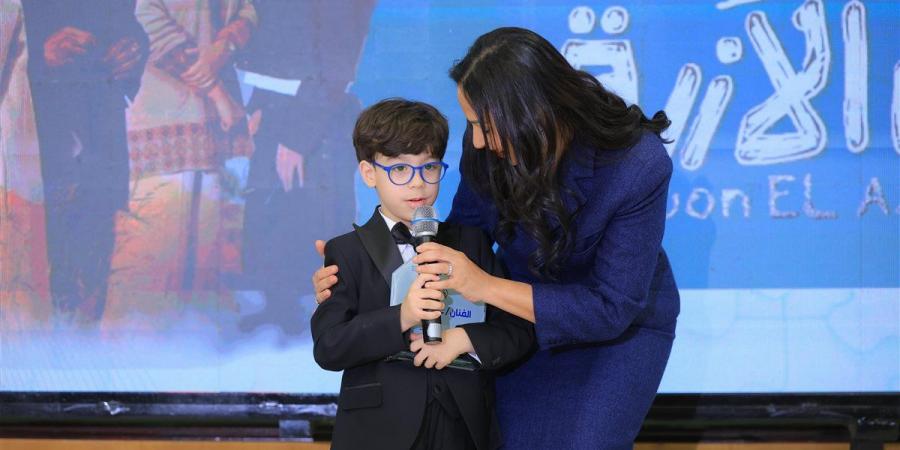 علي السكري بعد تكريمه عن مسلسل اللون الأزرق: الفنانة چومانا كانت أكثر الداعمين لي