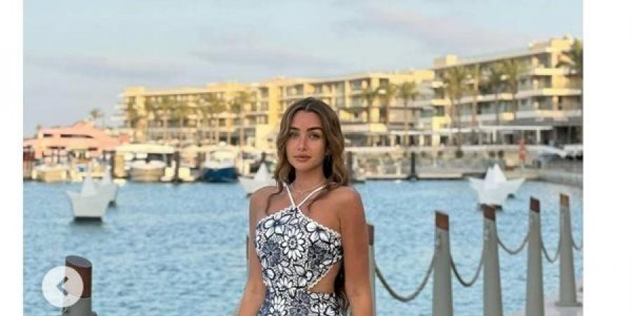 تتصدّر تصاميم وفساتين الـ Halter Neck مشهد الموضة