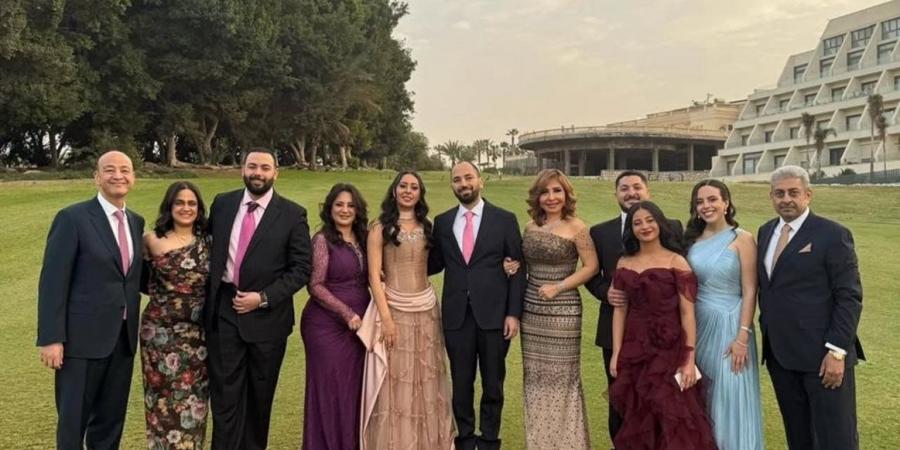 عمرو أديب ولميس الحديدي يحتفلان بخطوبة ابنهما.. أول ظهور يجمعهما بعد الطلاق (شاهد)