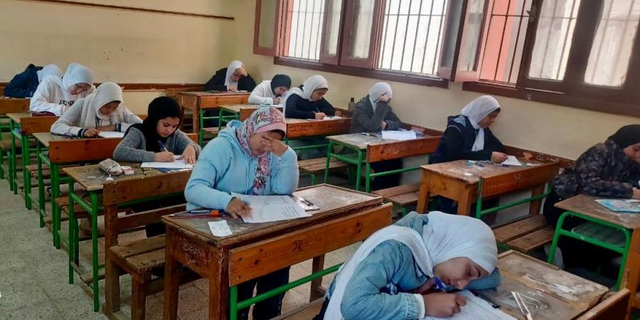 حقيقة حذف الوحدات الأخير من المناهج الدراسية في المدارس