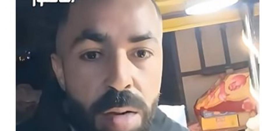 شاب يعاني إعاقة حركية: أنا مرخص كل حاجة تعالوا اشتروا مني (فيديو)