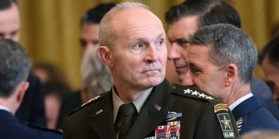 كيف ترتبط إطاحة رئيس أركان الجيش الأميركي بحرب إيران؟
