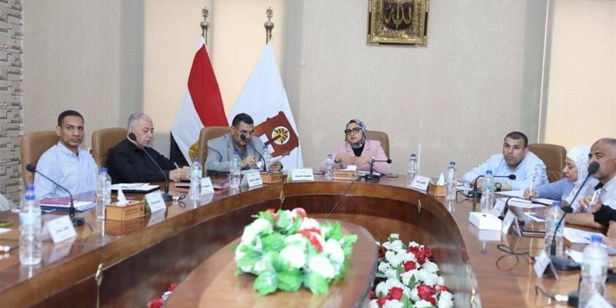 محافظ الوادي الجديد تتابع إجراءات المراكز لتوفير السلع الأساسية