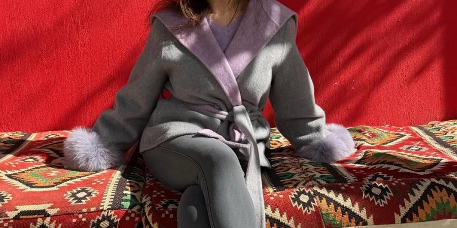 بعد تعافيها.. مي عز الدين تخطف الأنظار بإطلالة شتوية أنيقة