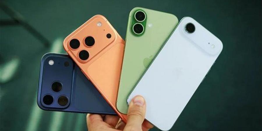 آبل تدرس تغييرًا جريئًا في ألوان هواتفها القادمة