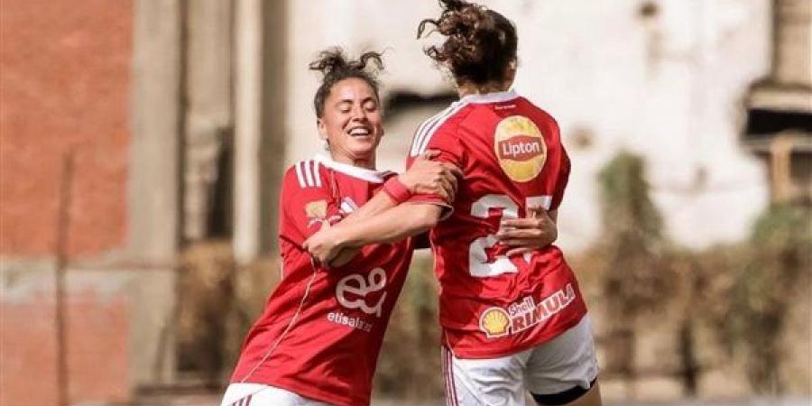 الأهلي يفوز على الزمالك بثلاثية في دوري الكرة النسائية
