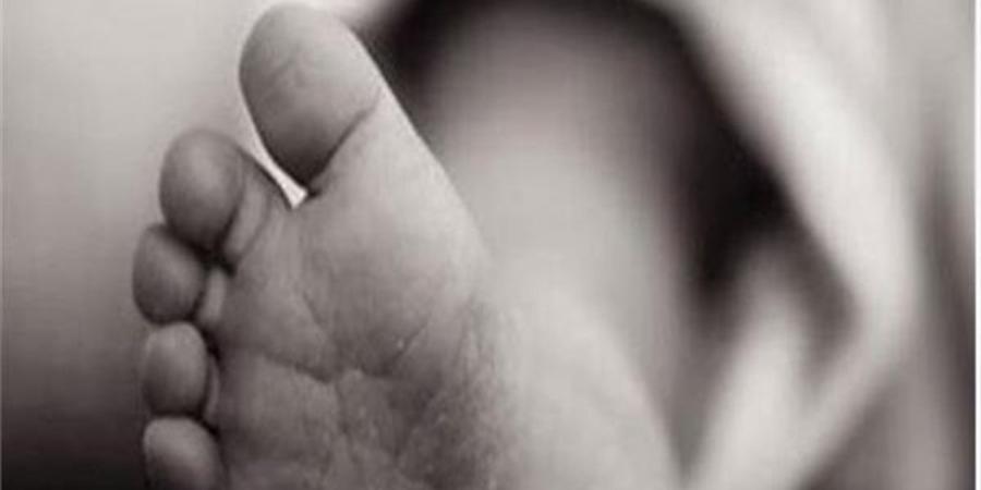 طالب إعدادي ينهي حياة شقيقته الرضيعة برصاصة أثناء اللهو بسلاح والده بقنا