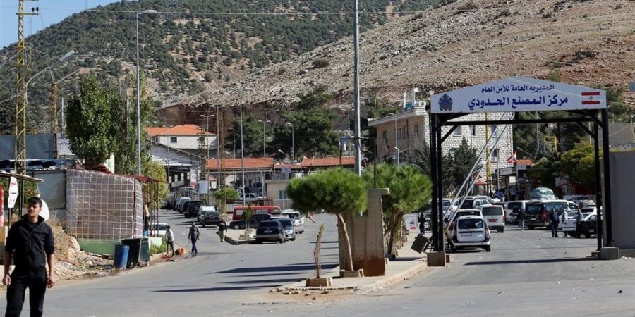 سوريا تعلق العمل في معبر حدودي مع لبنان وتنفي استخدامه لأغراض عسكرية