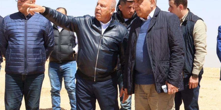 وزيرا النقل والكهرباء يتفقدان منطقة جبل الجلالة لإقامة مشروعات توليد كهرباء من طاقة الرياح