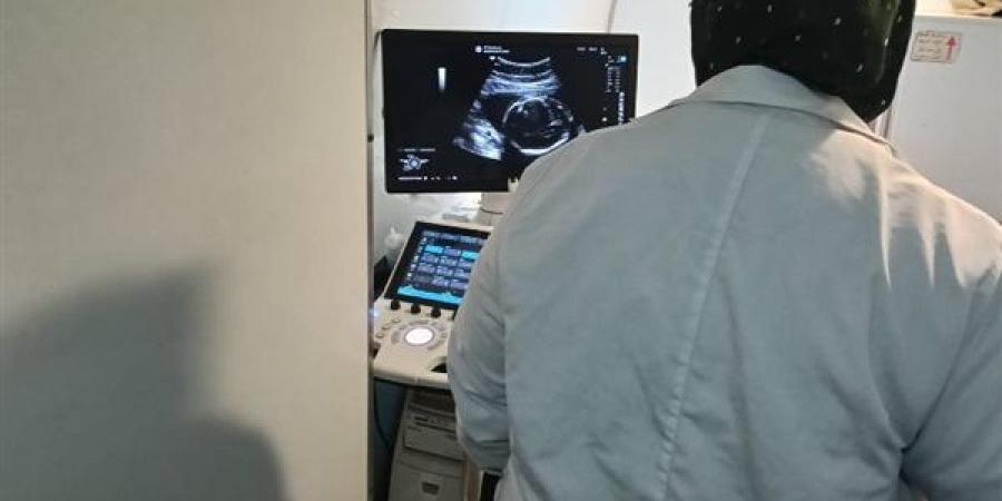 قافلة طبية بالحي الـ 16 بالعاشر تخدم أكثر من 1400 مريض وتطلق حملة «365 يوم سلامة»