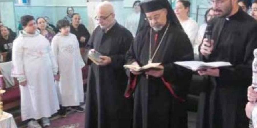 رﺋﻴﺲ اﻟﻄﺎﺋﻔﺔ اﻹﻧﺠﻴﻠﻴﺔ: اﺻﻨﻌﻮا اﻟﻨﻮر وﺳﻂ اﻟﻈُﻠﻤﺔ