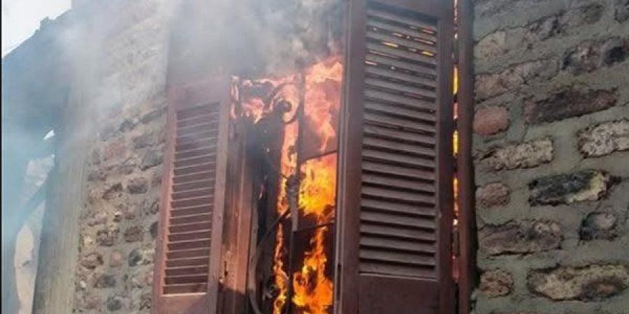 الحماية المدنية تحاول السيطرة على حريق اندلع بعدد من المنازل بقنا