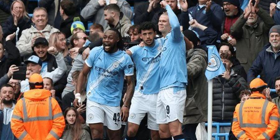 رباعية كاسحة تقود مانشستر سيتي لإقصاء ليفربول والتأهل في كأس الاتحاد الإنجليزي