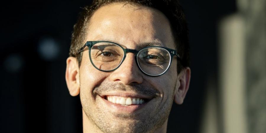 ثائر يَقترب من حُكم فلوريدا..جمهوري بدماءٍ لاتينية تَخشاه إسرائيل