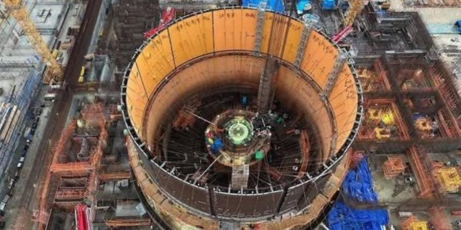 بوزن 82 طنًا.. تركيب "الهيكل الداعم" لوعاء المفاعل الثاني بالضبعة النووية