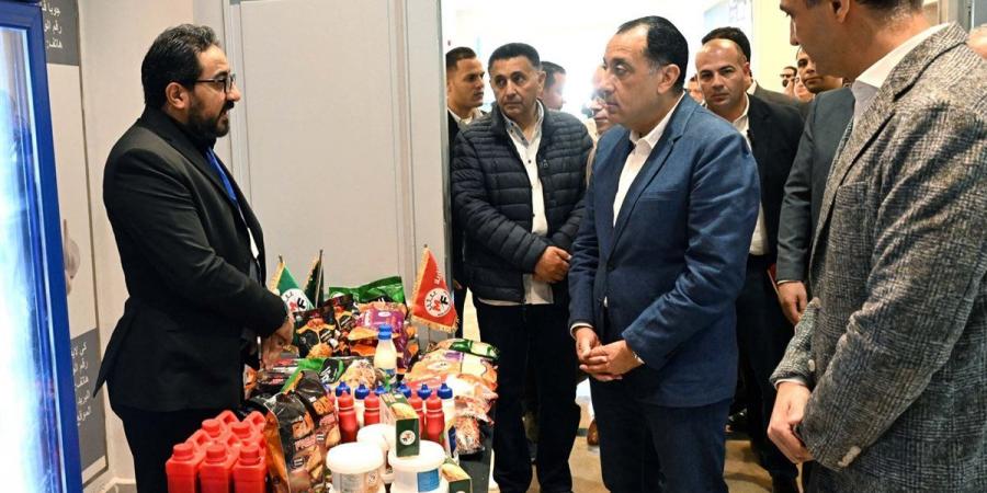 مدبولي يتفقد معرض منتجات الشركات الصناعية ومحطة الصواف لتعبئة الموالح والحاصلات الزراعية