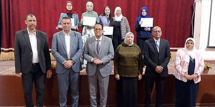 وكيل تعليم الغربية يشهد احتفالية تسليم شهادات مادة البرمجة لـ 155 طالب