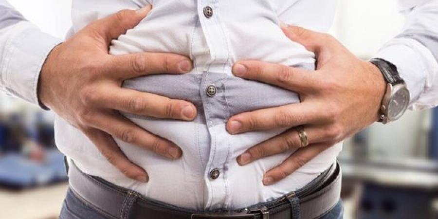 الطعام ليس السبب.. 5 أسباب خفية وراء الانتفاخ