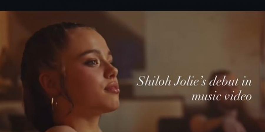 أول ظهور لشيلوه جولي بأغنية مصورة يثير ضجة على مواقع التواصل
