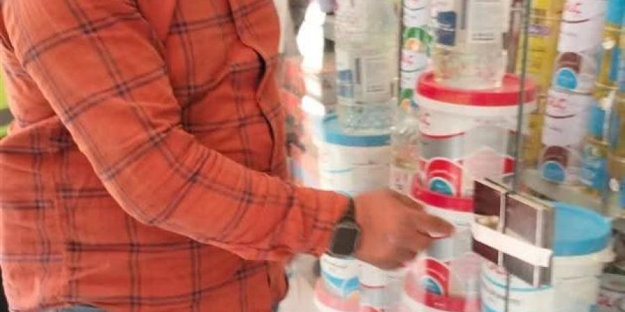 غلق وتشميع 21 محل مخالف في الشروق