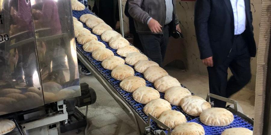 محافظ الدقهلية يتابع انتظام صرف الخبز بمخبز المحافظة