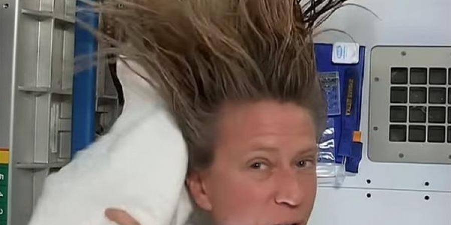 ناسا تكشف روتين العناية بالجمال لرائدات الفضاء