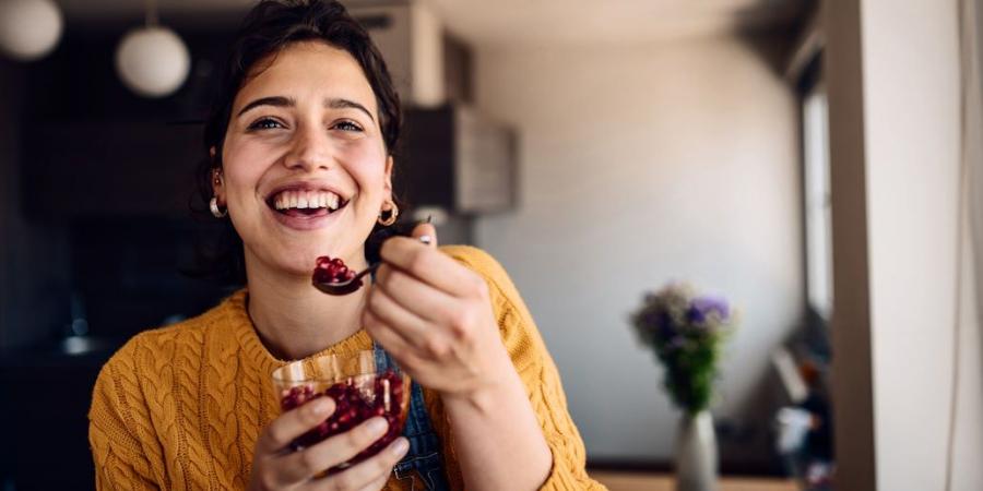 أسرار نضارة البشرة تبدأ من الأمعاء.. كيف يؤثر الهضم على جمالك اليومي؟