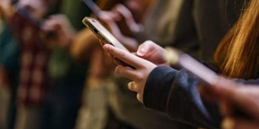 ثورة تشريعية في إيطاليا.. قيود صارمة على وصول القصر لشبكات التواصل الاجتماعي