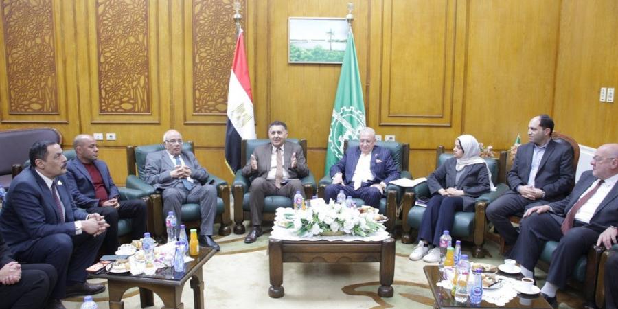 محافظ القليوبية يلتقى بنواب المجلسين لبحث الملفات المتعلقة بالمحافظة
