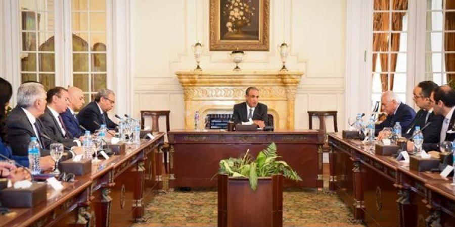 وزير الخارجية يستقبل وفدا من غرفة التجارة الأمريكية بالقاهرة لبحث سبل تعزيز الشراكة
