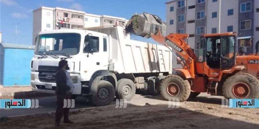 مدينة مرسي مطروح: رفع القمامة والمخلفات بحي الزهور بالكيلو 4