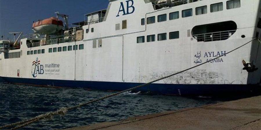 تعرف على حركة تداول البضائع والشاحنات بموانئ البحر الأحمر