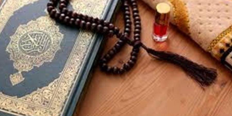 حكم الاقتصار على الفاتحة في الصلاة المفروضة