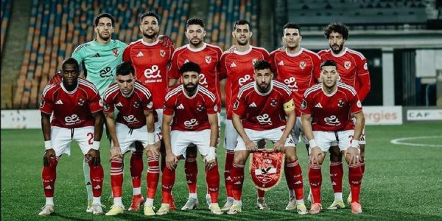 غضب كبير بين لاعبي الأهلي بسبب الإدارة.. وعبد الحفيظ يتدخل