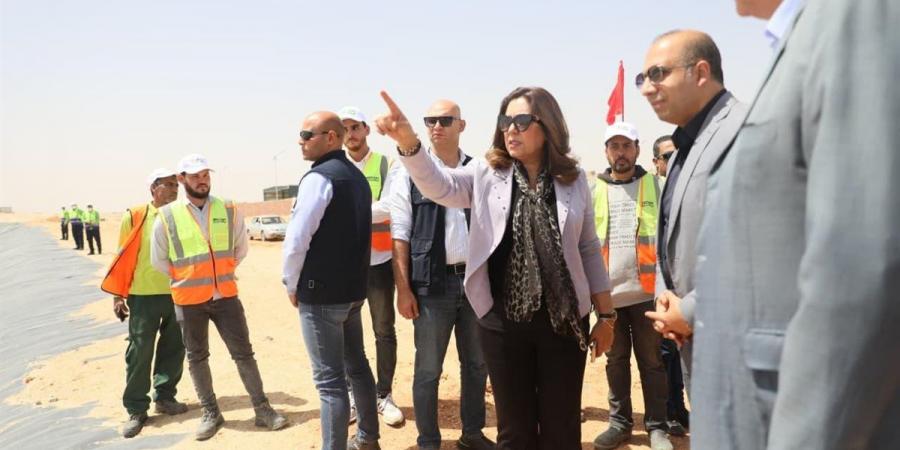 منال عوض تتفقد مصنع شركة إيكوم للمخلفات بالعاشر من رمضان 