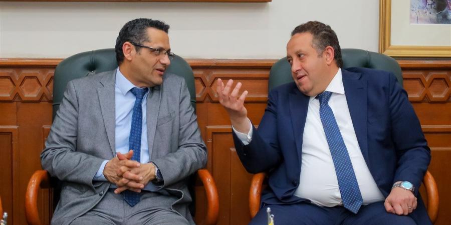 البلشي وأعضاء مجلس نقابة الصحفيين يهنئون الدكتور محمد عبدالغني بفوزه بمنصب نقيب المهندسين