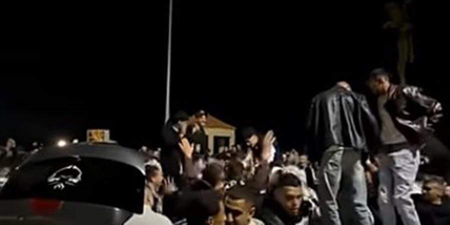 تحدي الحظر.. فيديو طريف لتجمعات شبابية بعد غلق الكافيهات في التاسعة (فيديو)